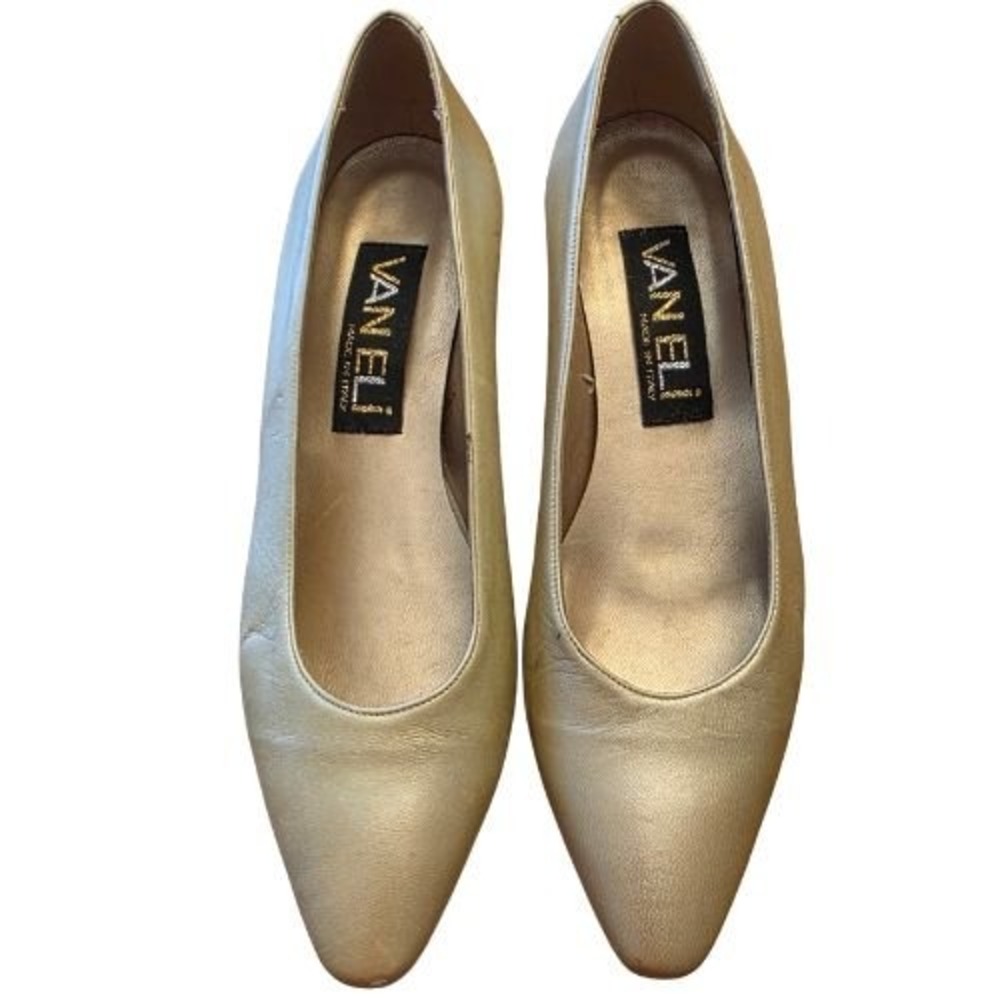 Vaneli Gold Leather4.5 Pointed Toe Kitten Heel Pumps Italian Metallic1.5"  Heels